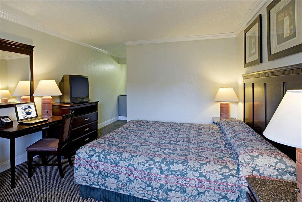 Dream Inn Fresno Værelse billede